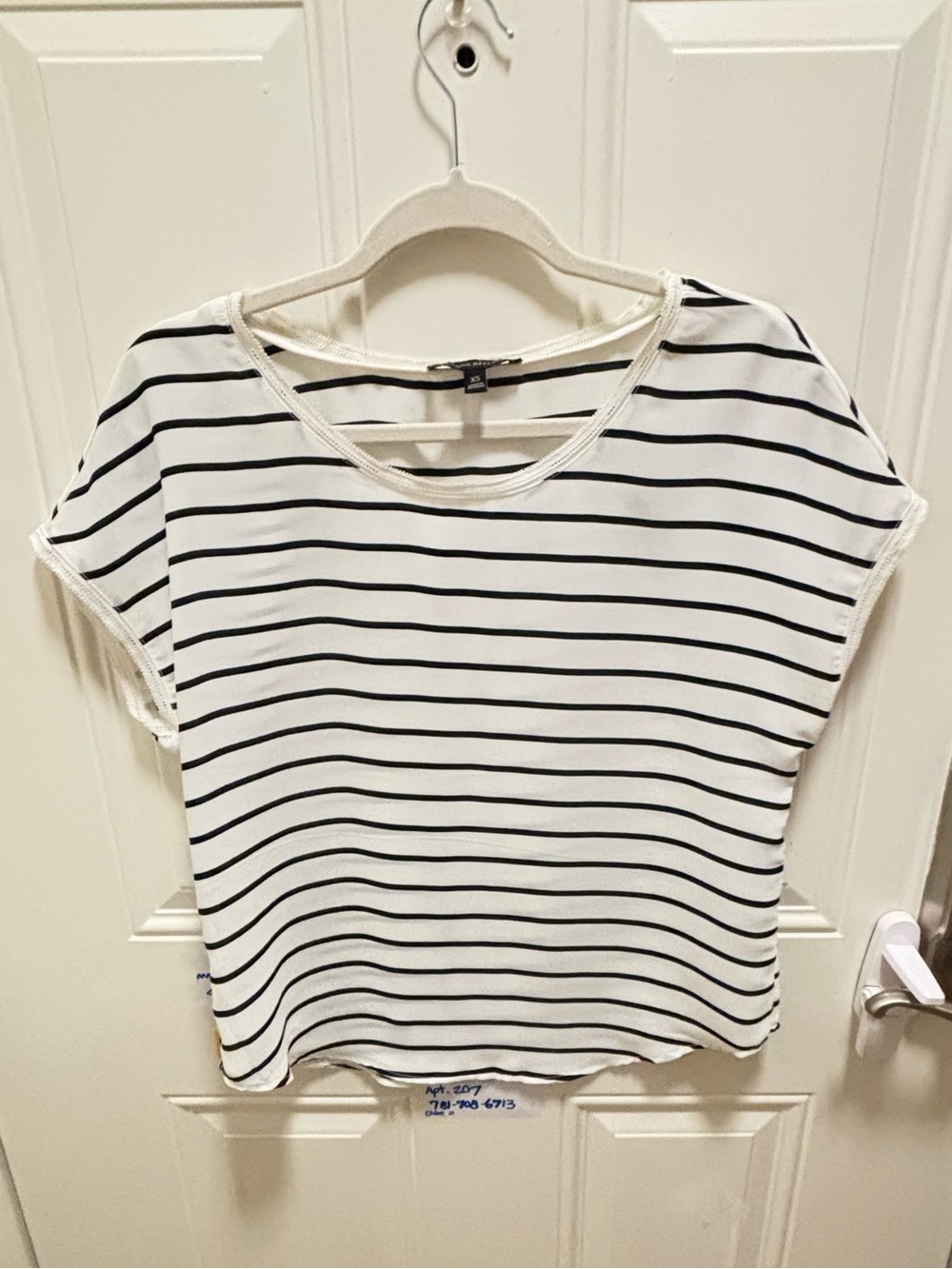 NWOT Banana Republic Silky White & Navy striped  dress Top size xs. Flawless